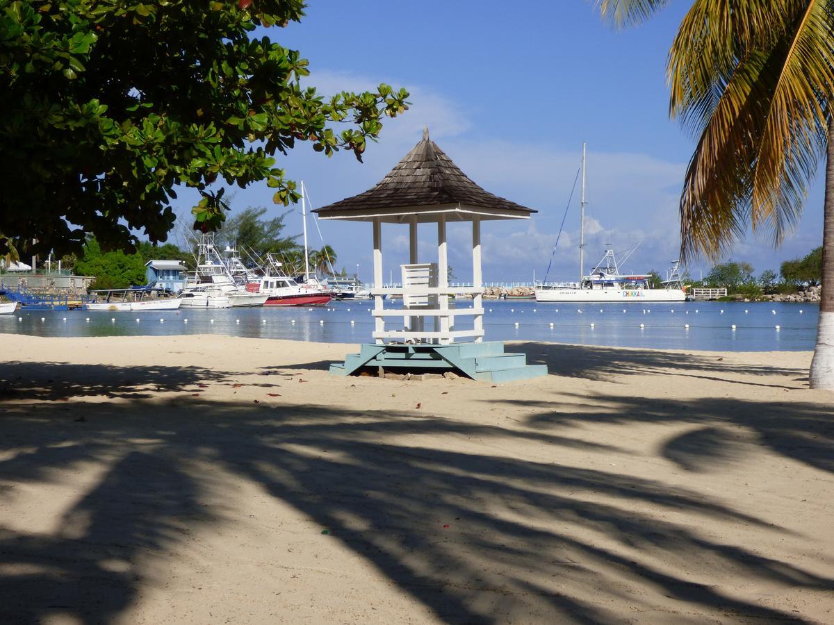 Beach One Bedroom Suite A22 Ocho Rios Exterior foto